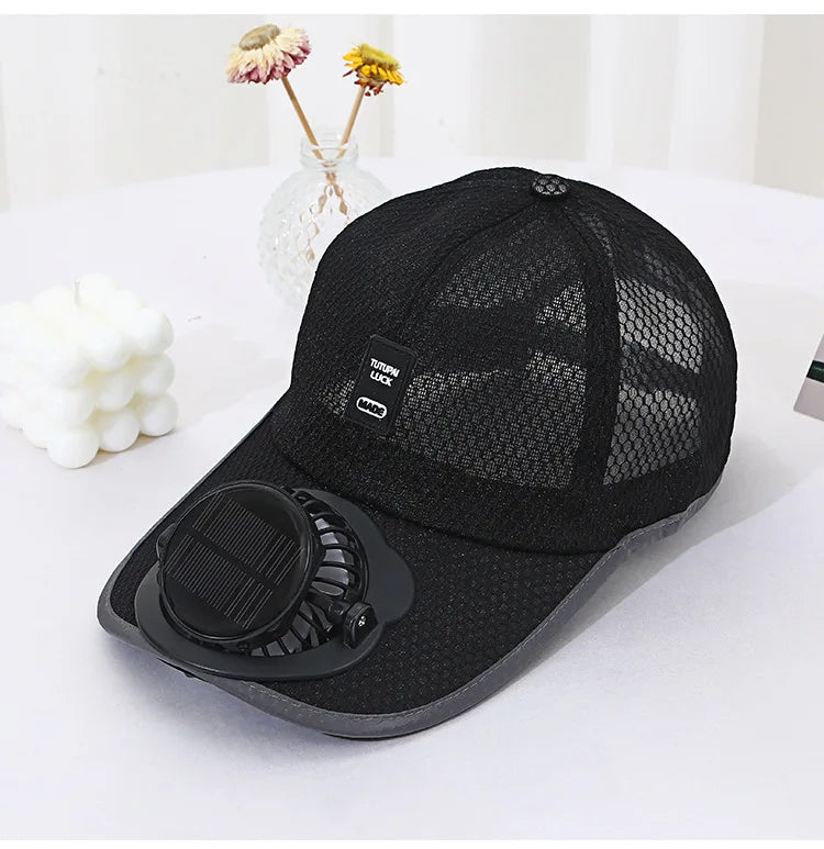 Casquette Ventilateur Solaire
Restez au frais même sous 40°C !
Casquette respirante avec ventilateur intégré, recharge solaire et USB, protection anti-UV, idéale pour la plage, la randonnée, la pêche, le camping et tous vos travaux en extérieur.