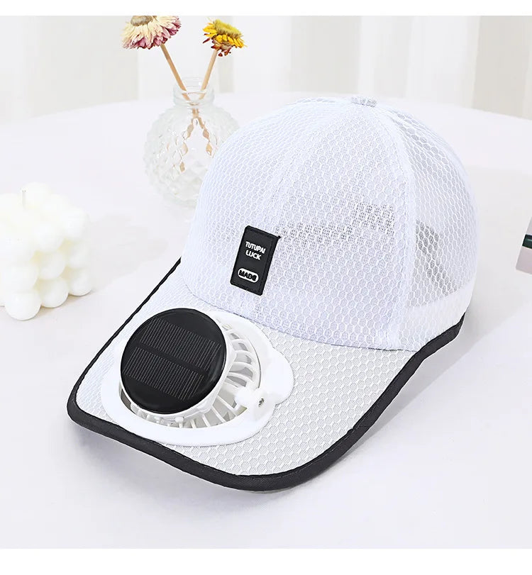 Casquette Ventilateur Solaire
Restez au frais même sous 40°C !
Casquette respirante avec ventilateur intégré, recharge solaire et USB, protection anti-UV, idéale pour la plage, la randonnée, la pêche, le camping et tous vos travaux en extérieur.